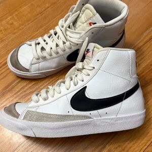 Nike blazers 7Y‎
